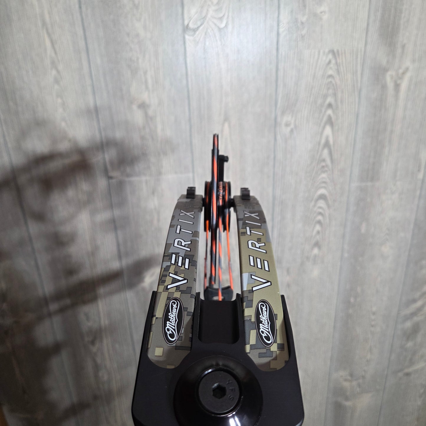 Used Mathews Vertix with Quiver