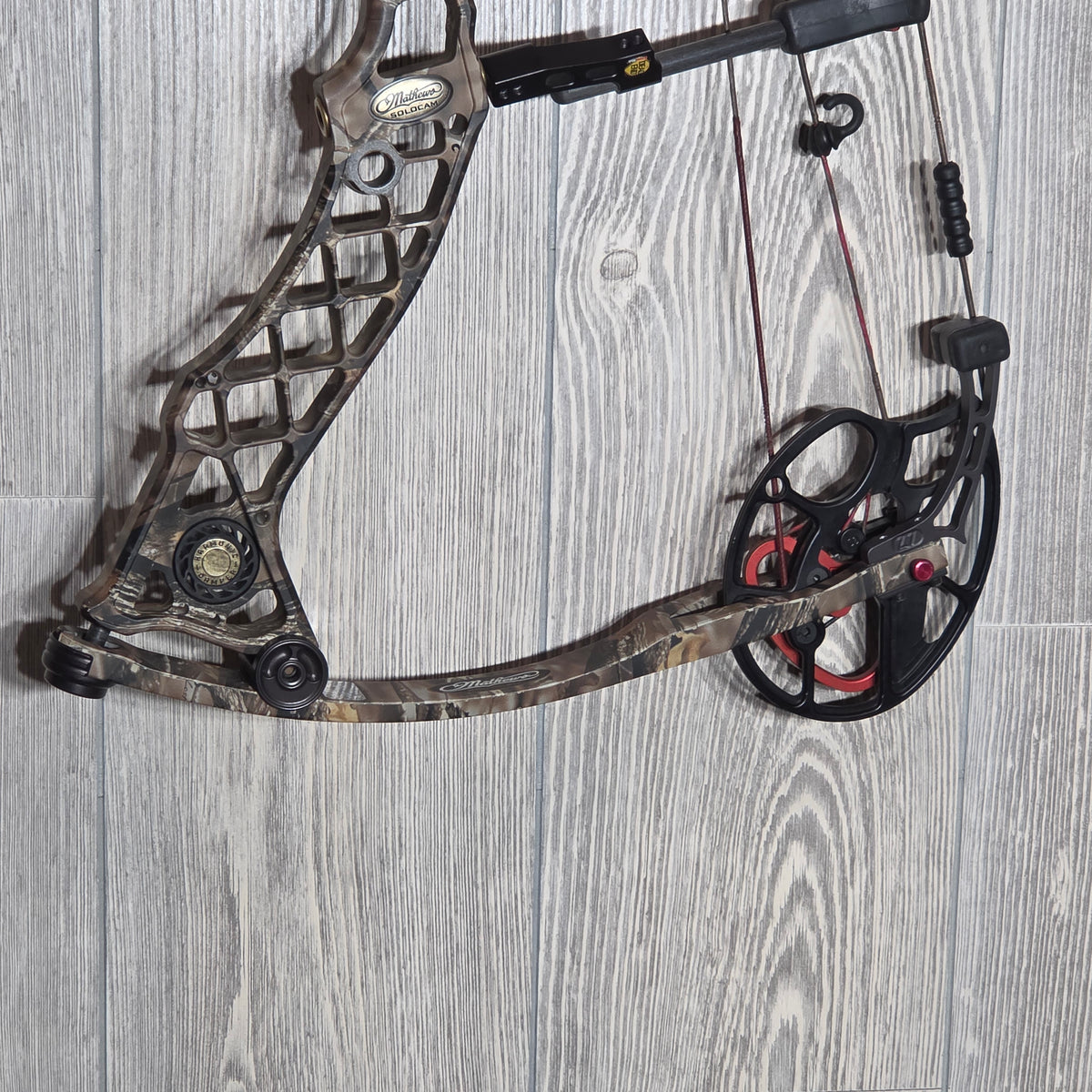 Used Mathews Z7 Right Hand 28" 70#