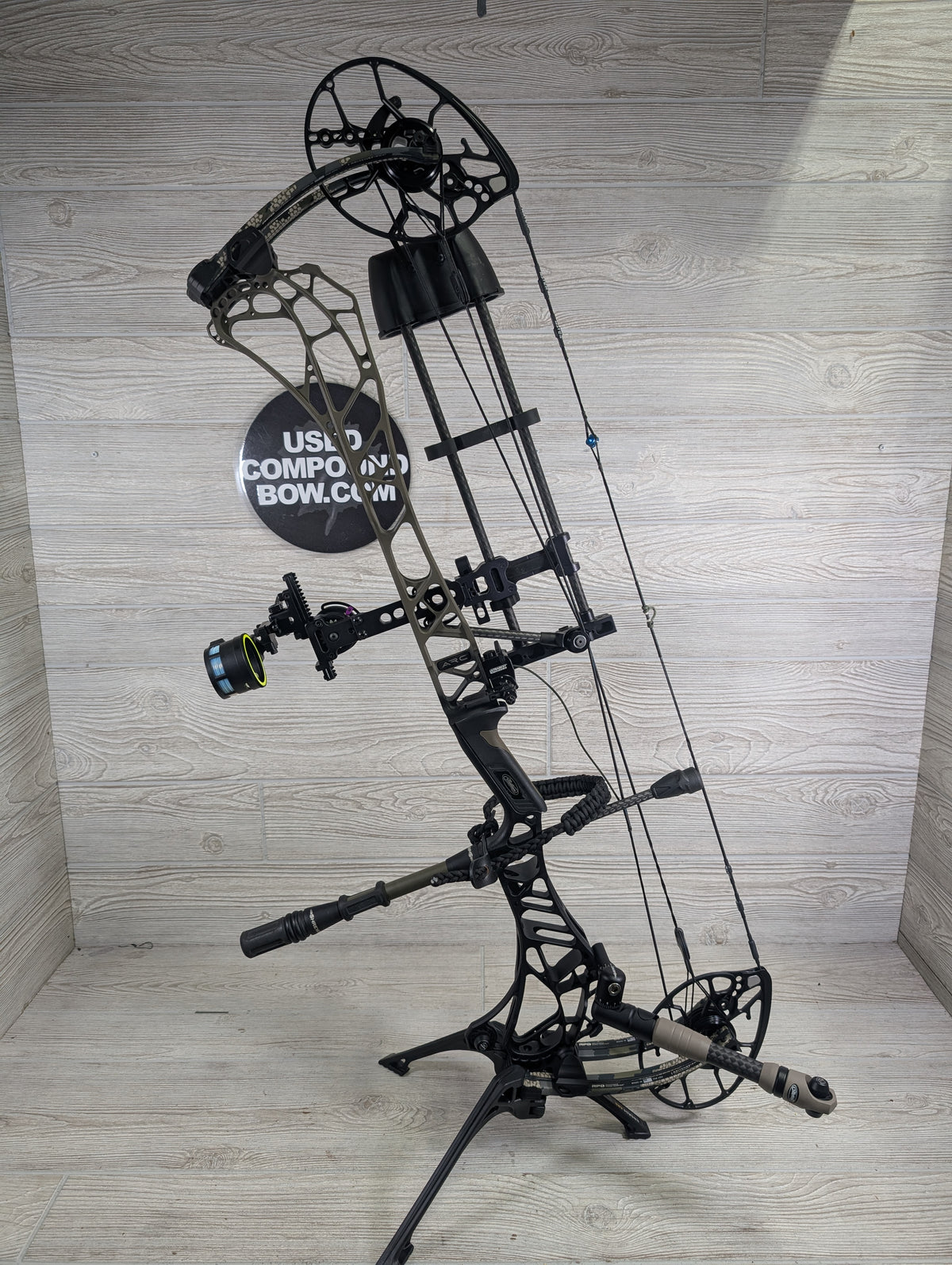 Used Mathews ARC 34 29" 70lb Right Hand Ambush Fade to Black Riser Kuiu Limbs LOADED Bow Pkg