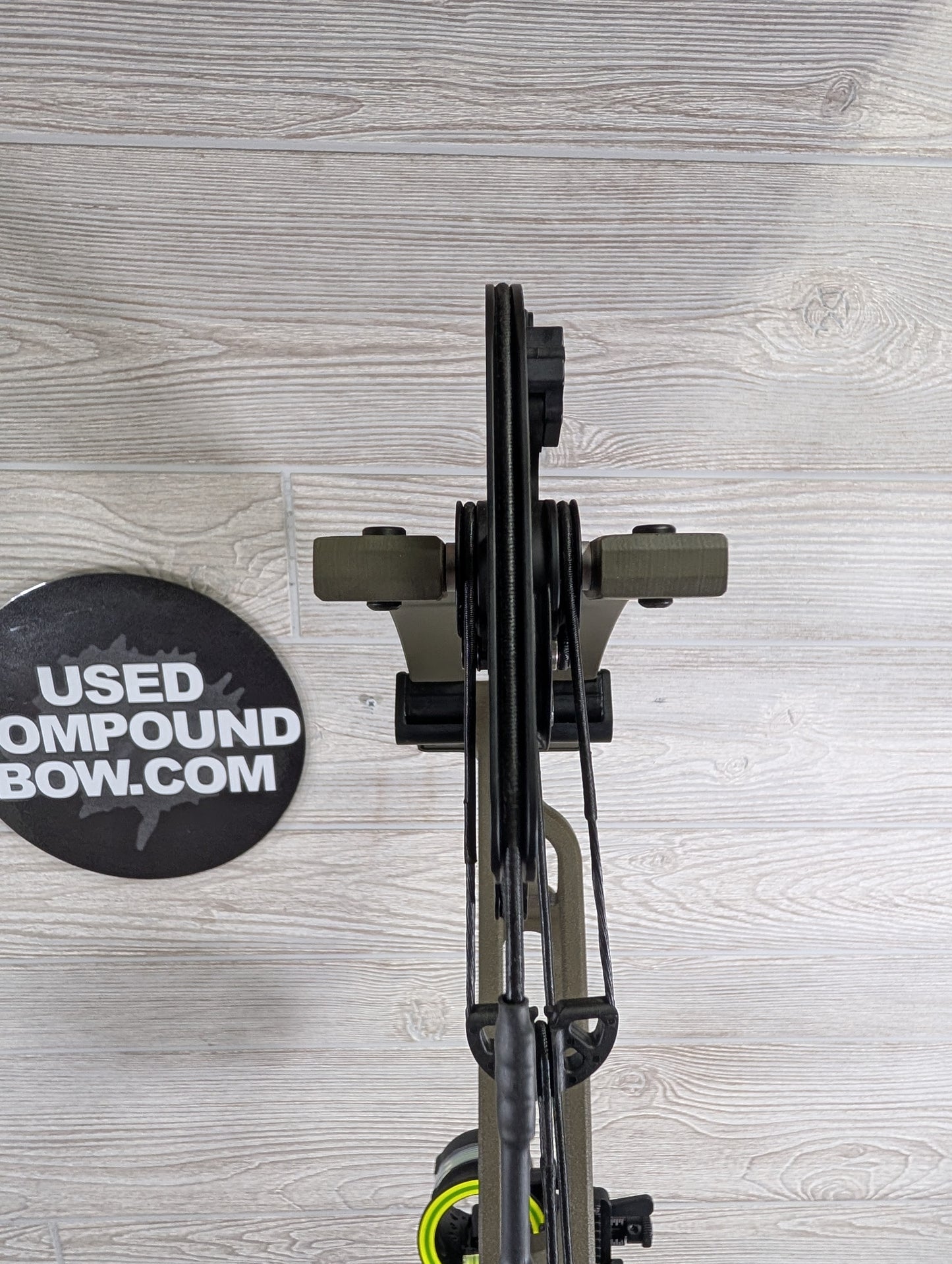 Used Hoyt Alpha AX-2 32 RH Wilderness Pkg