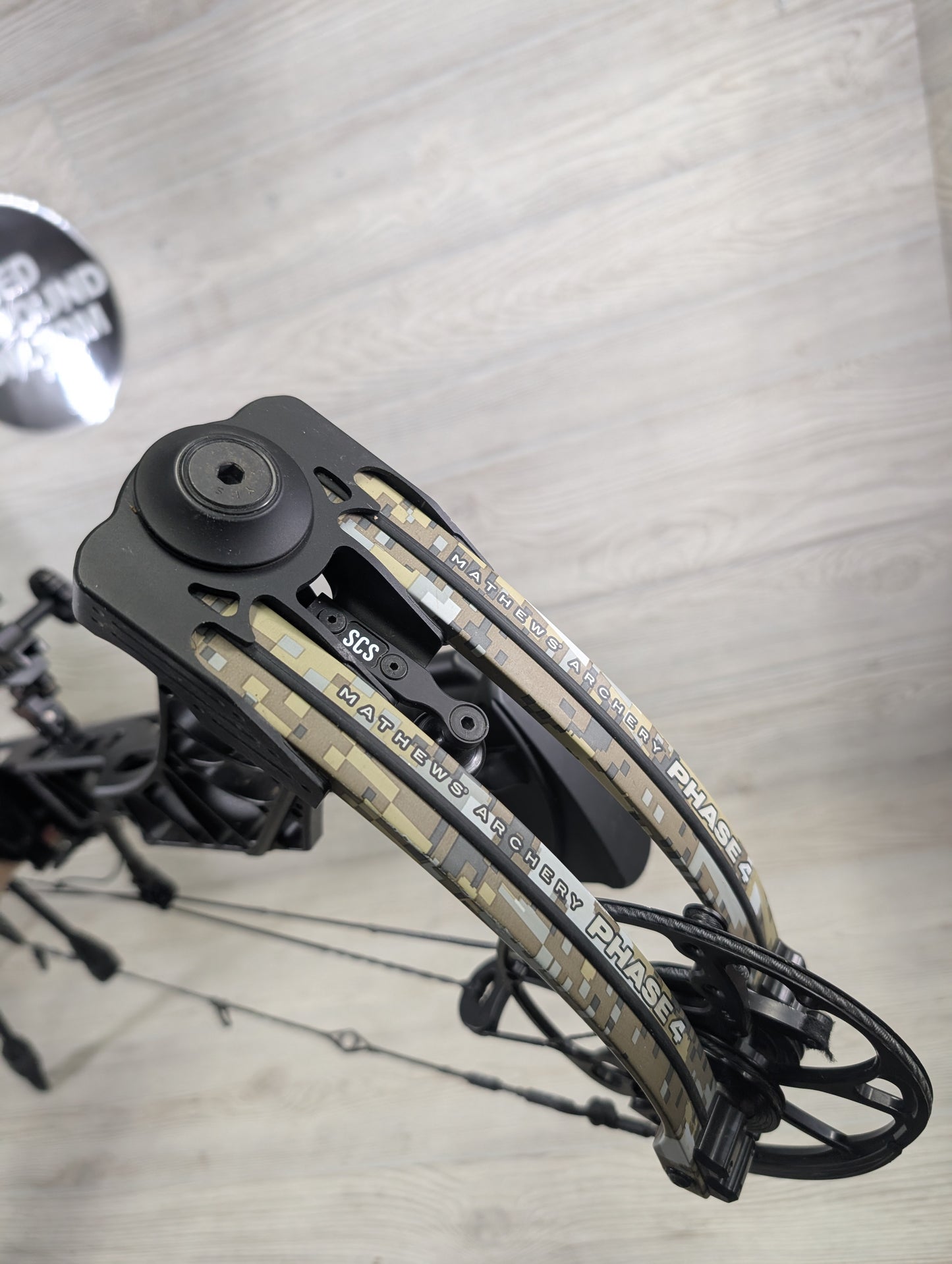 Mathews Phase 4 33 Black Riser Ev2 Limbs Right Handed LOADED PACKAGE