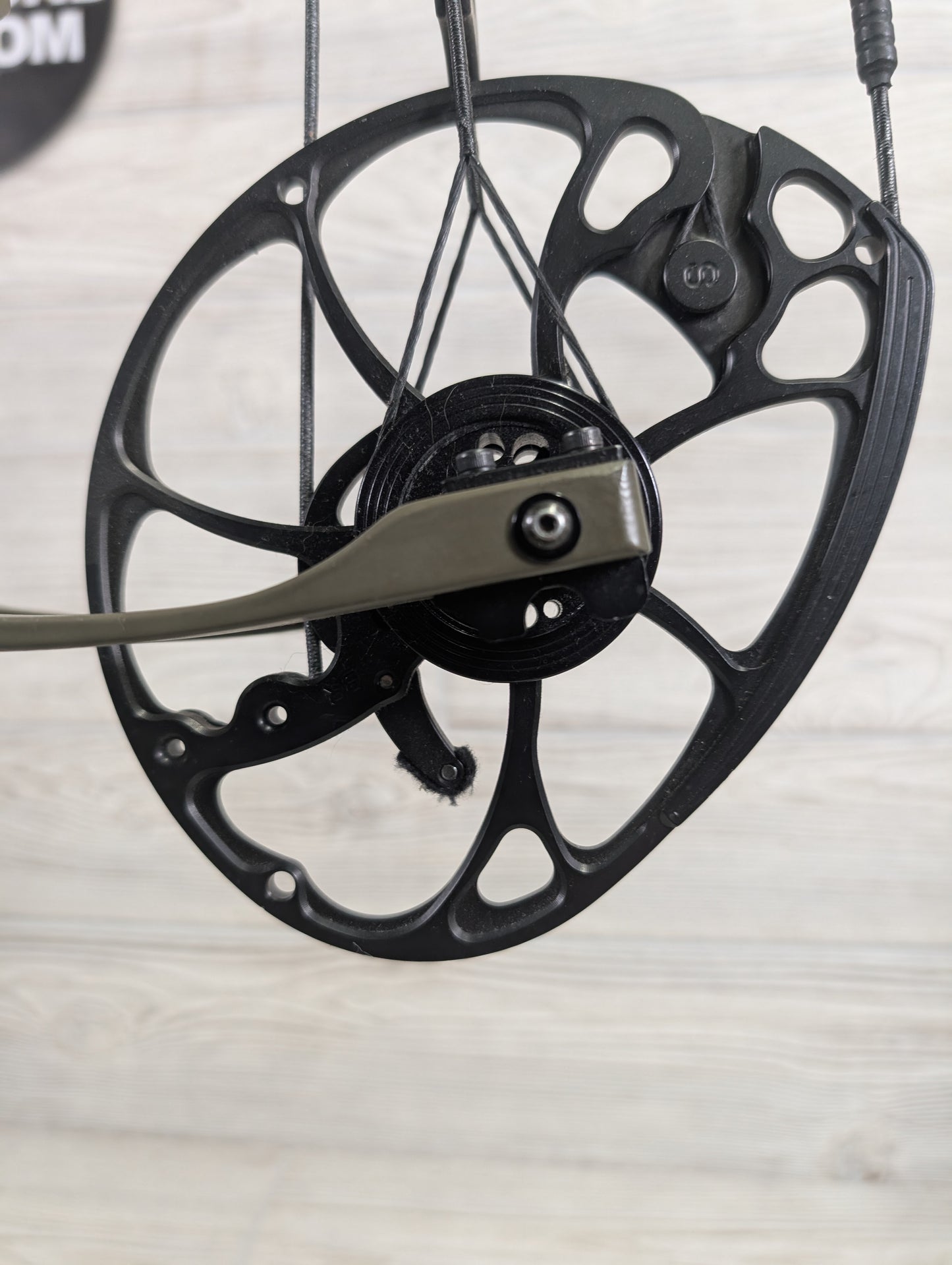 Used Mathews VXR 28 Ambush Green Bow Right Hand pkg