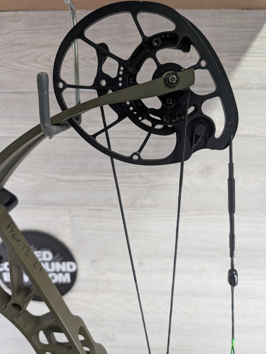 Hoyt Highline Right Handed Wilderness Green 60-70#/29-32" Package