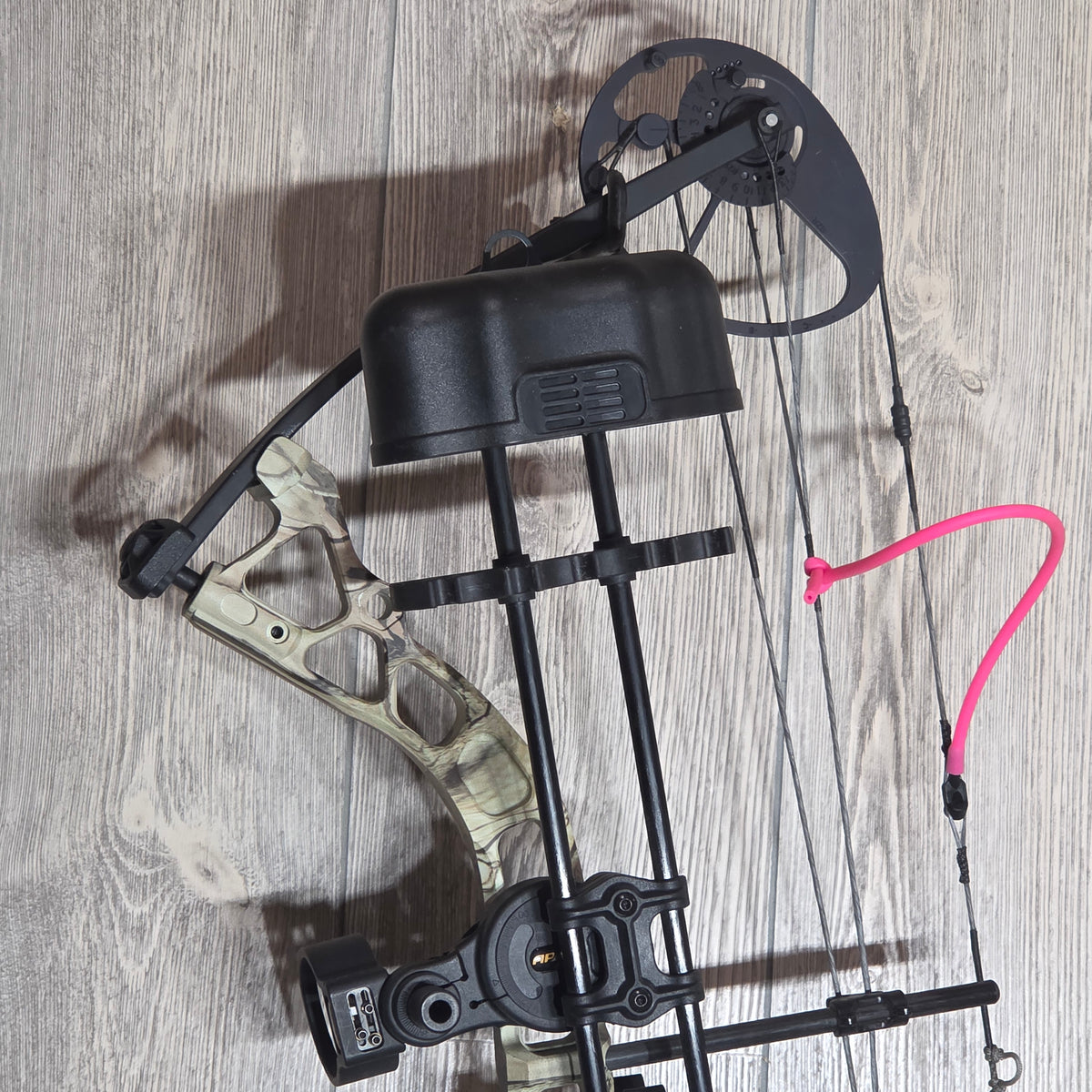 Diamond Infinite Edge Left  Hand Camo Package