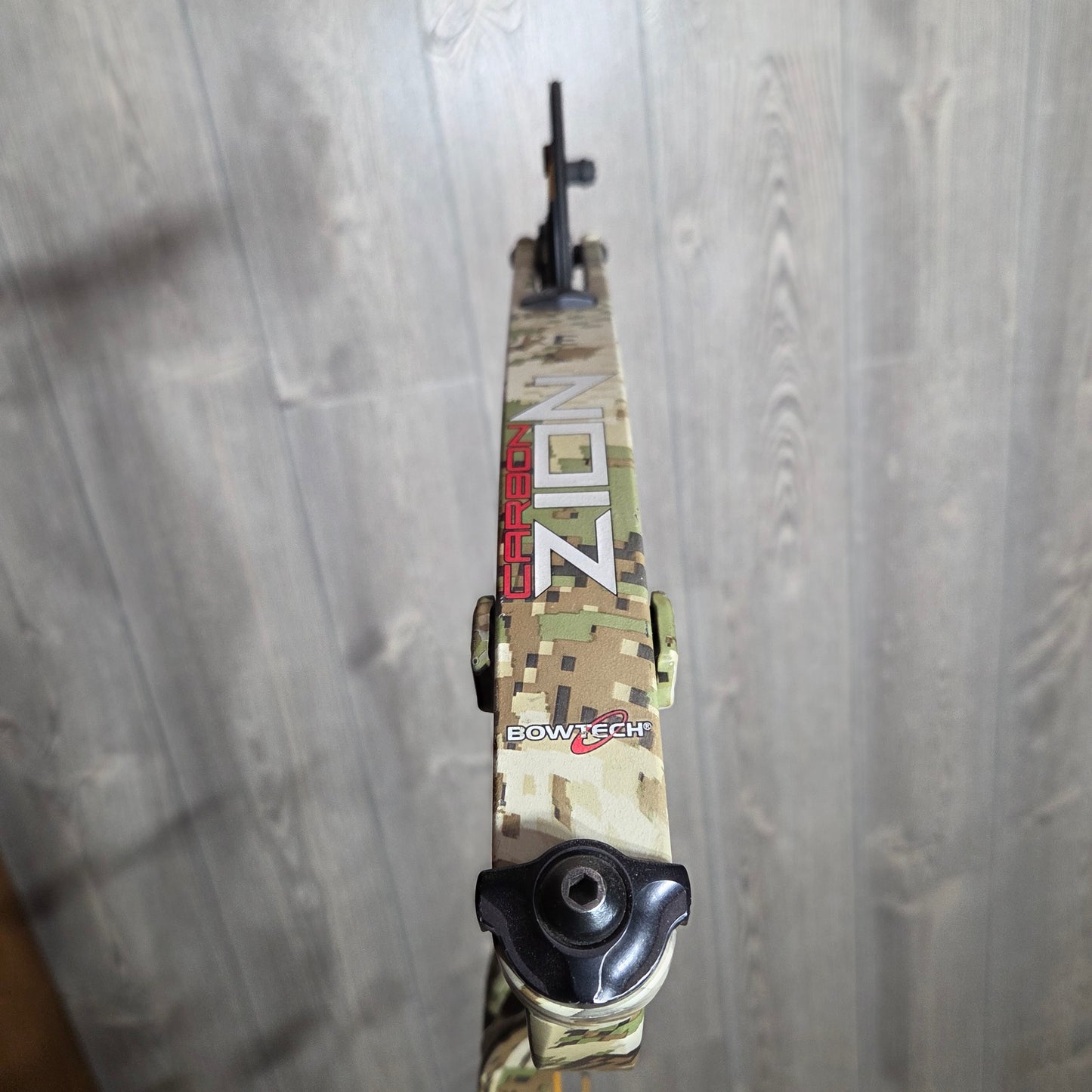 Bowtech Carbon Zion RH Sub Alpine Camo Right Handed 60-70 25.5-30.5