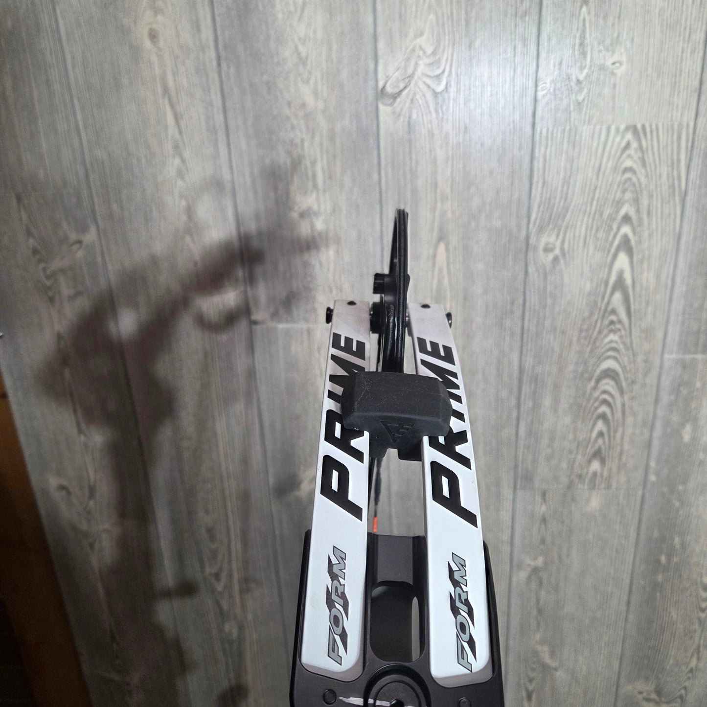 Prime Form 60-70# Morrel Riser White limbs