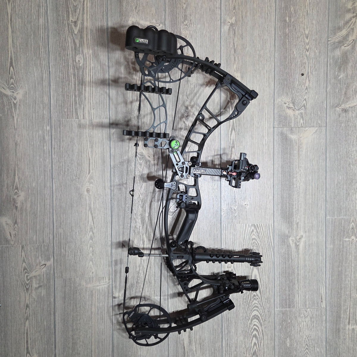 Used Hoyt Ventum 30 Right Handed Black Package