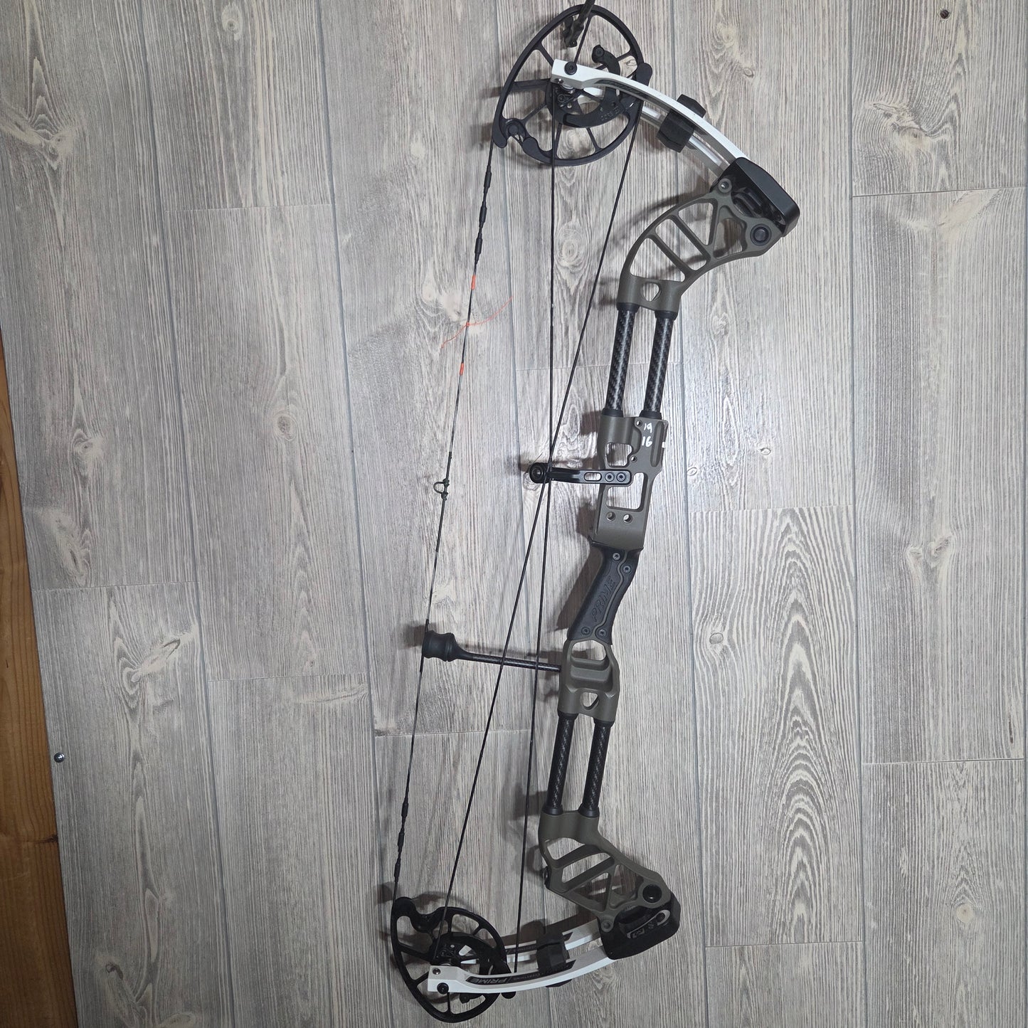 Prime Form 60-70# Morrel Riser White limbs