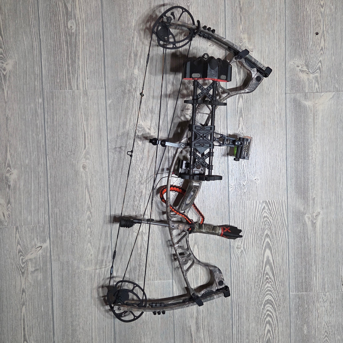 Hoyt Spyder Thirty RH PKG 28-30" 70#