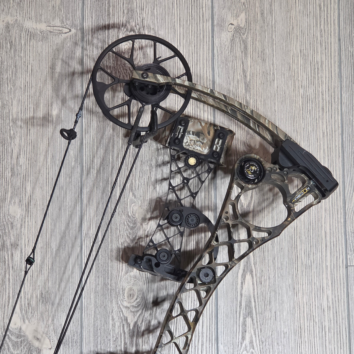 Mathews No Cam HTR  Left  Hand 60lbs Camo PKG