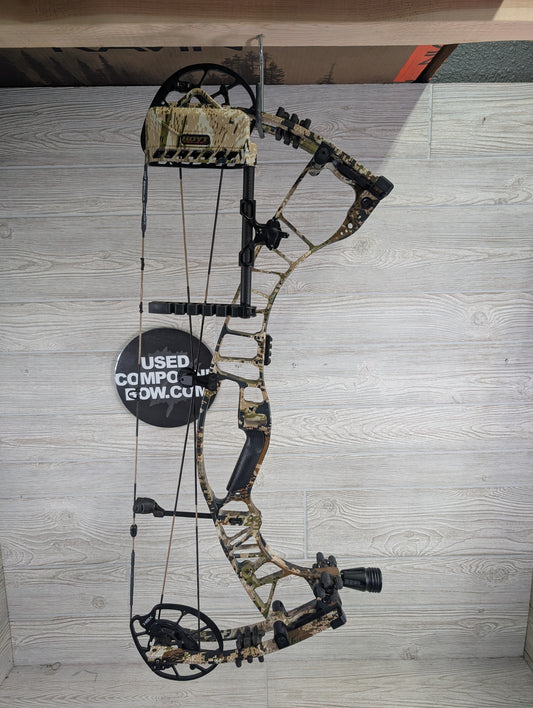 Used Hoyt Ventum 30 25-28" 60-70lb RH Sitka Sub Alpine Bow