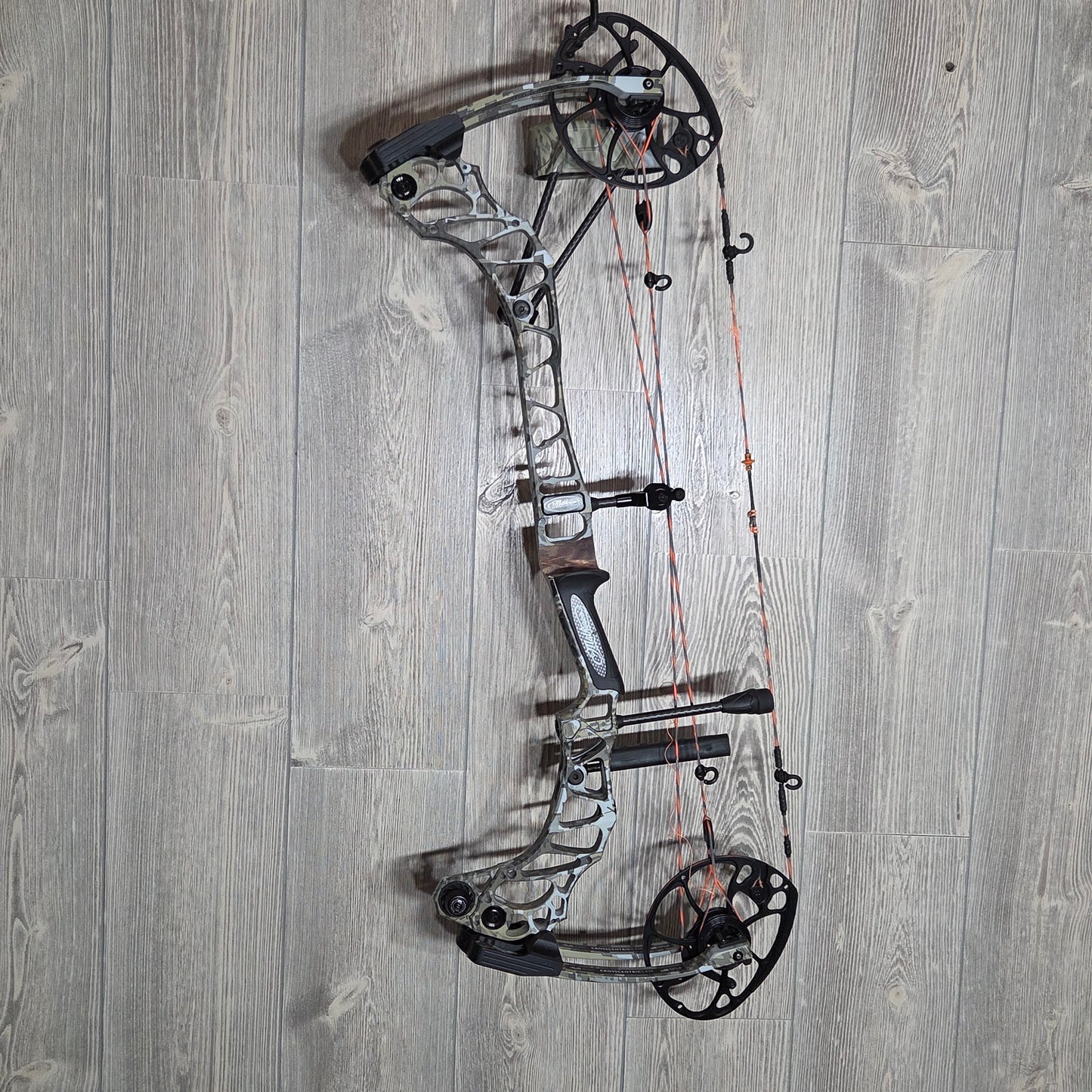 Used Mathews Vertix with Quiver