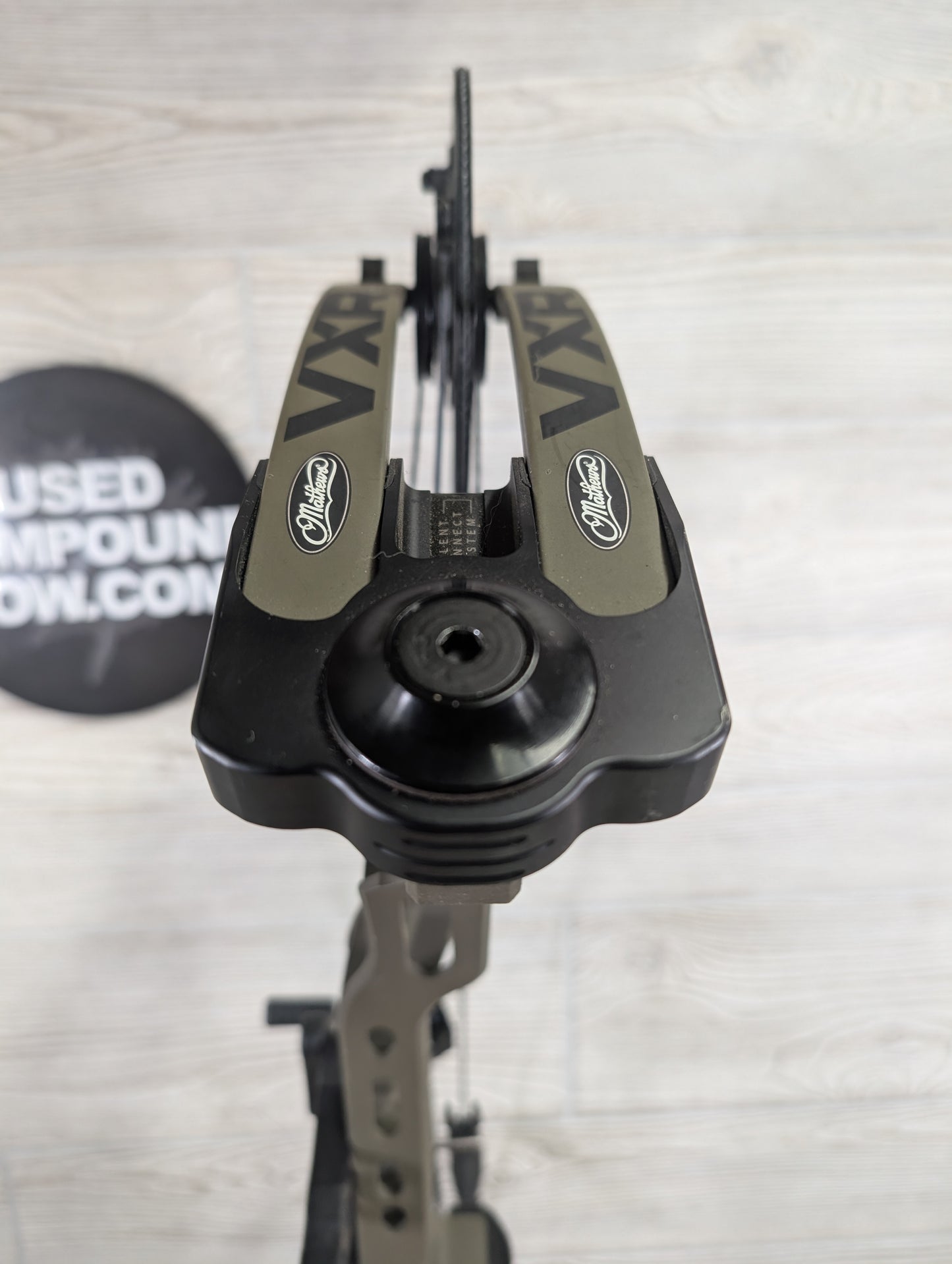 Used Mathews VXR 28 Ambush Green Bow Right Hand pkg