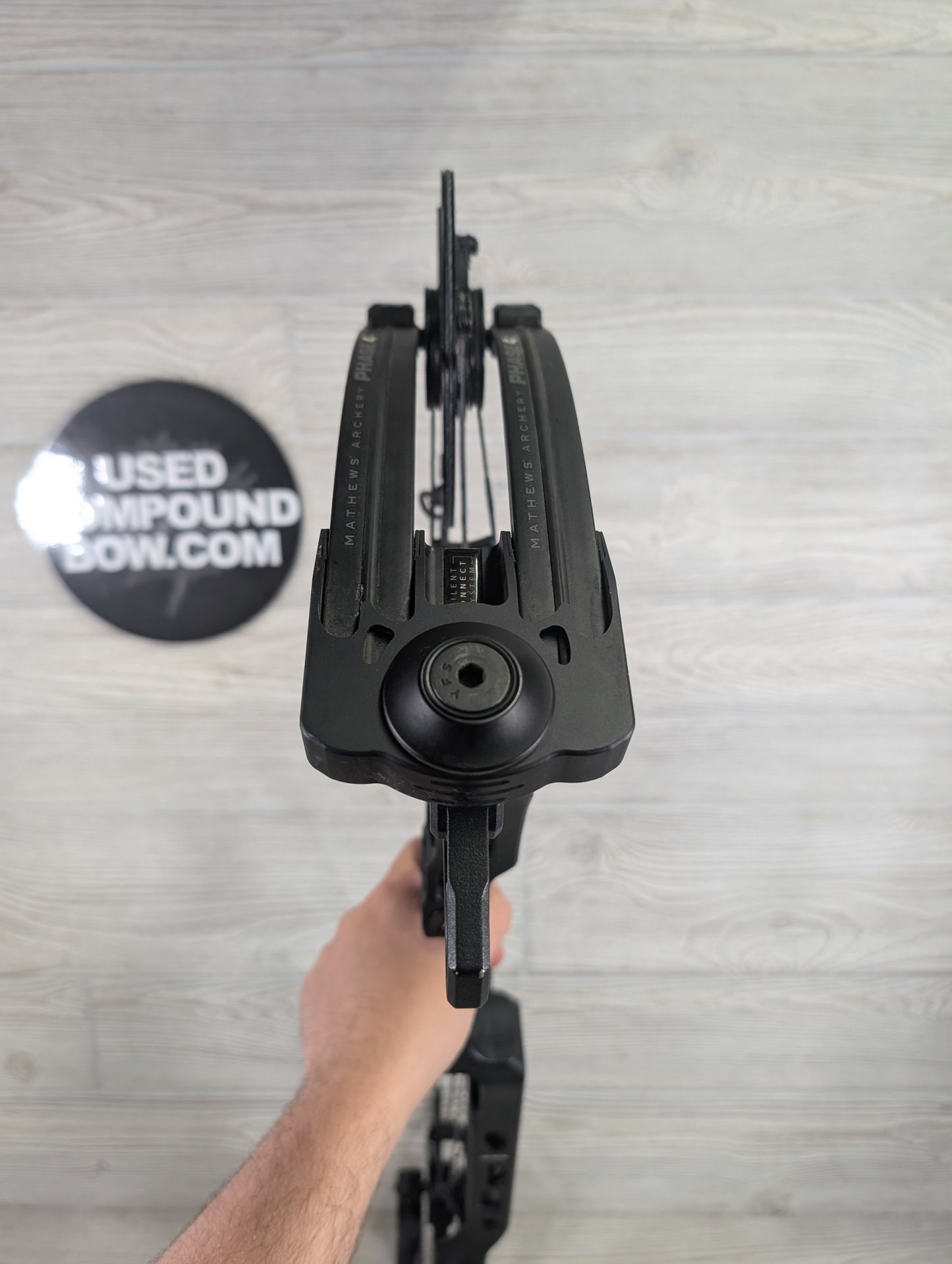 used Mathews Phase 4 29 Right Hand Black Bow