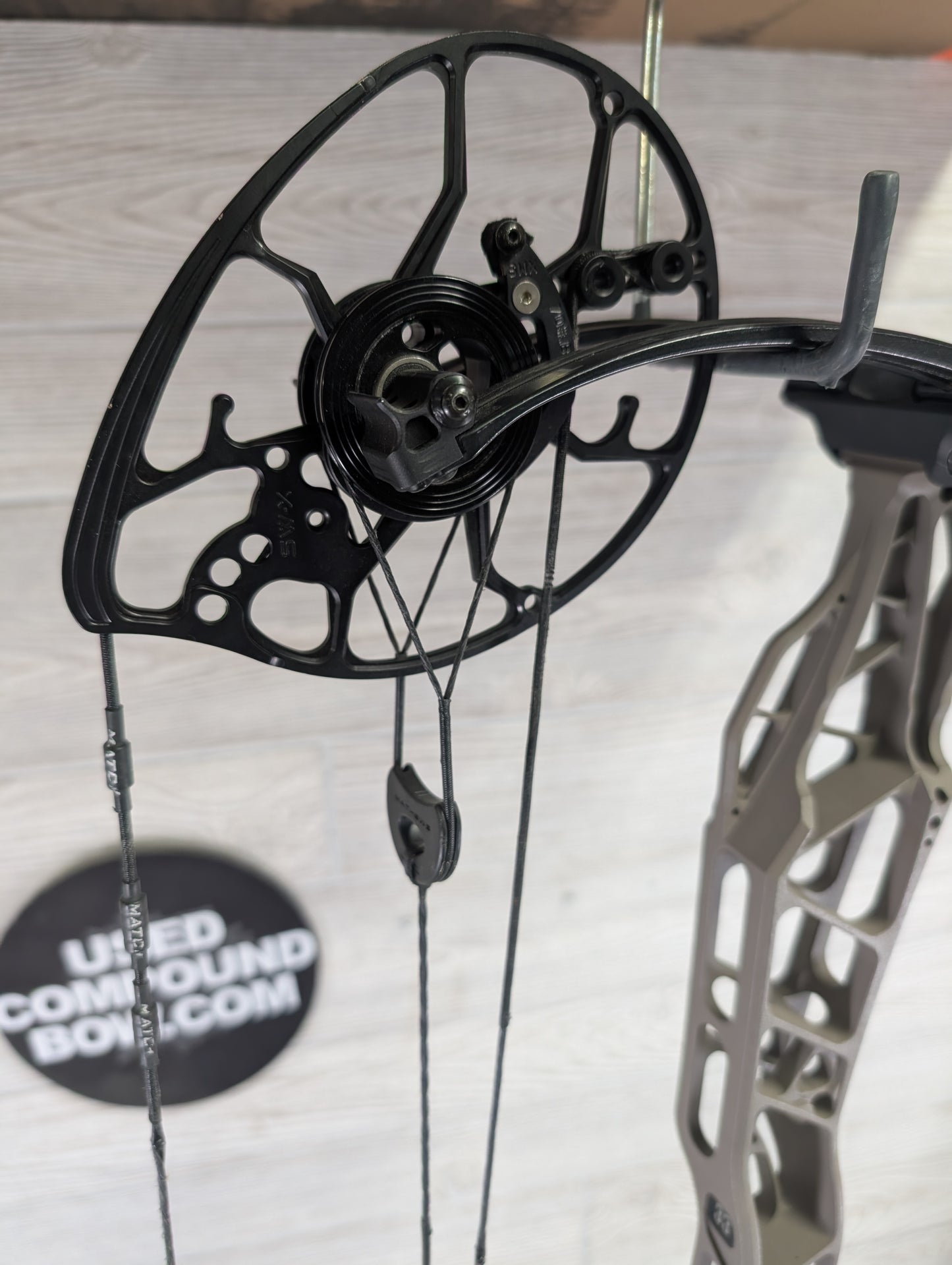 Mathews Lift 33 Right-Handed Granite Bow