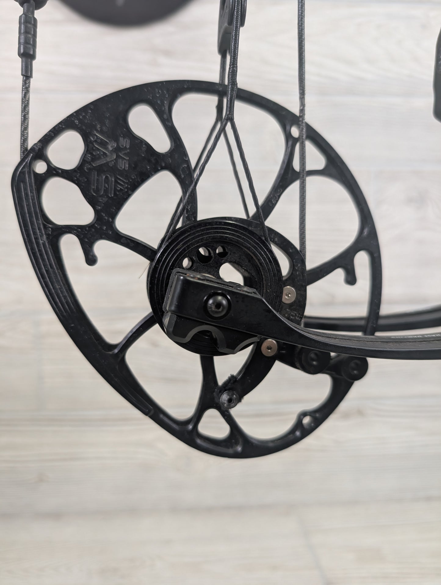 used Mathews Phase 4 29 Right Hand Black Bow