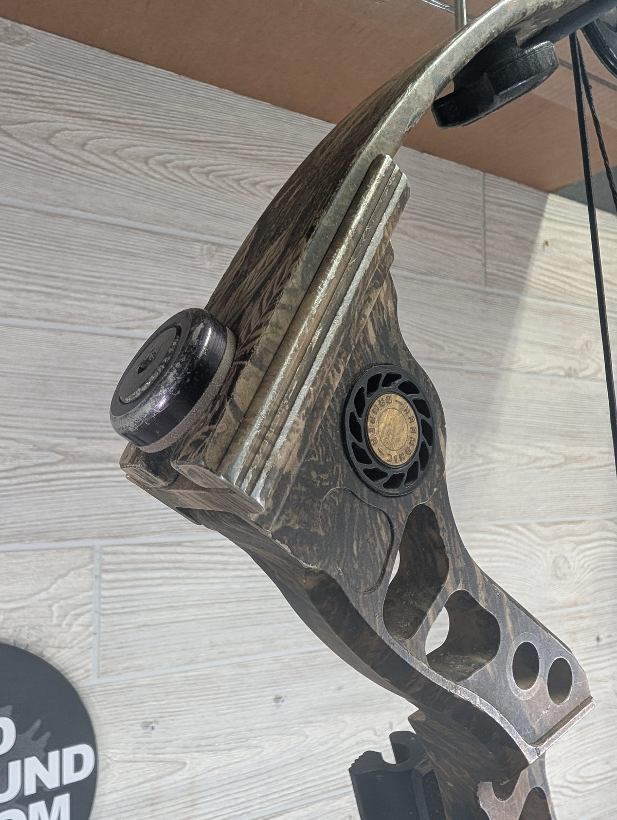 Used Mathews Legacy Right Handed 30" 70lb