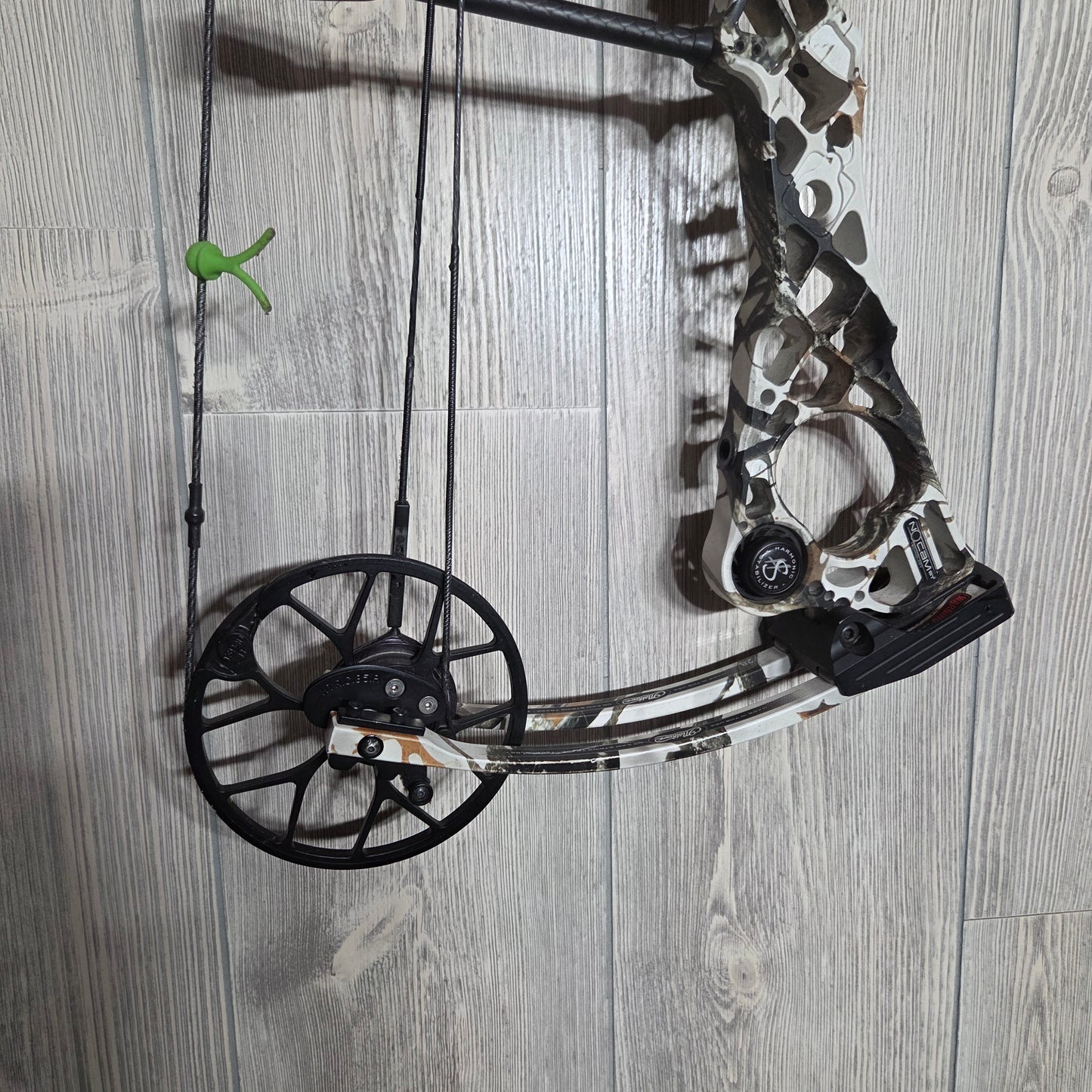 Mathews No Cam HTR  Right Hand 60lbs Camo PKG