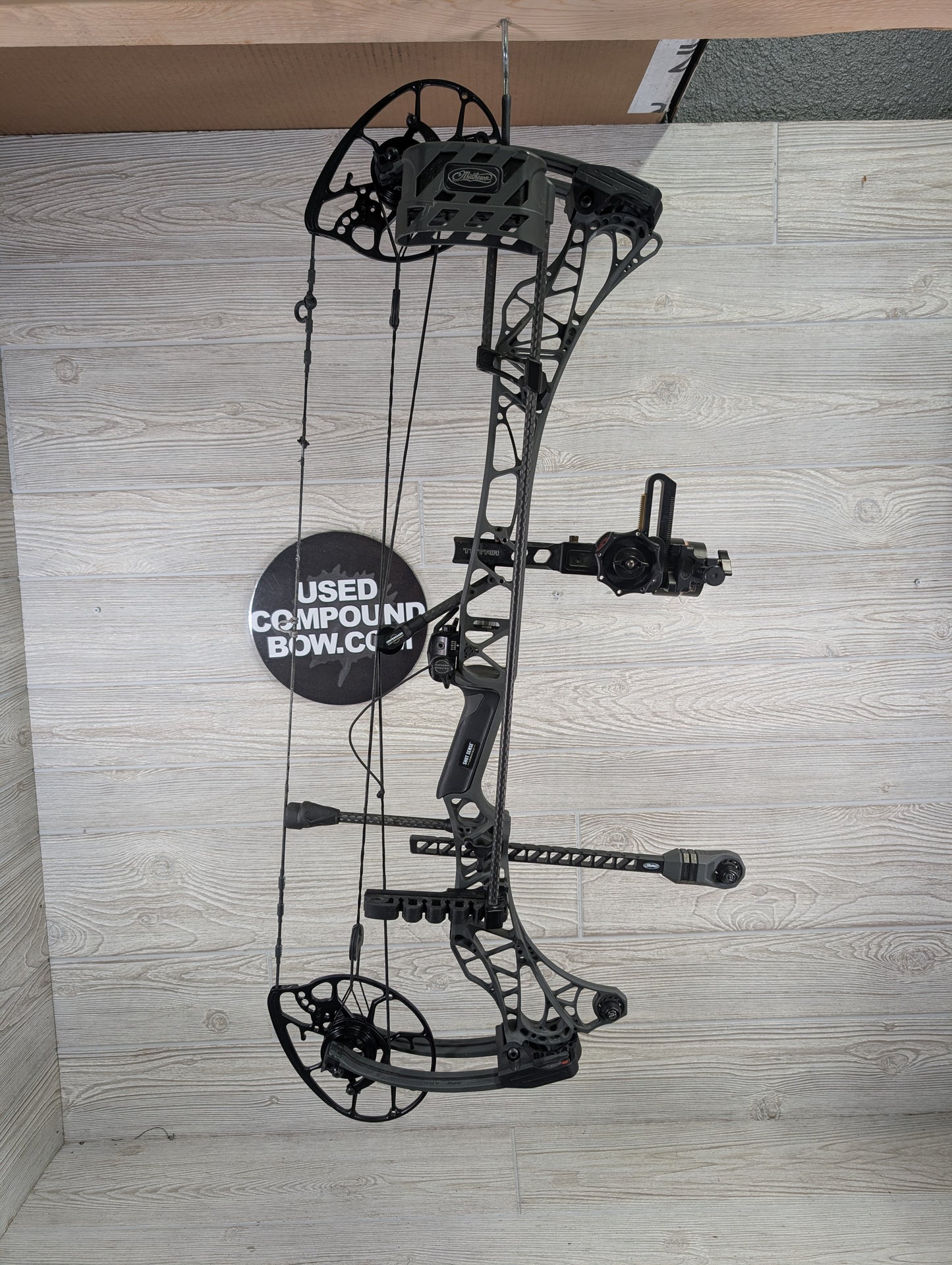 Used Mathews Lift X 29.5 Right Hand Shale Package