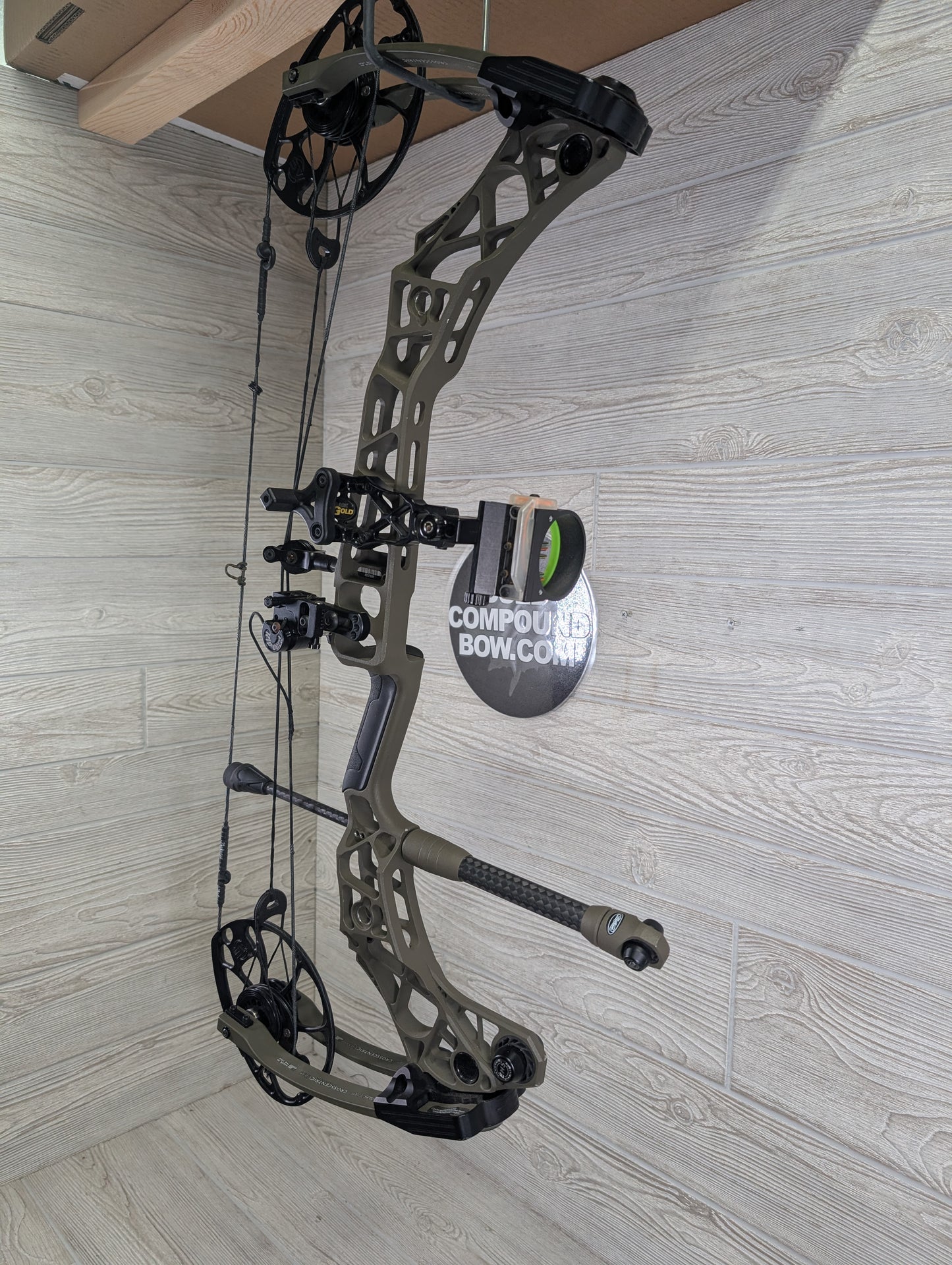 Used Mathews VXR 28 Ambush Green Bow Right Hand pkg
