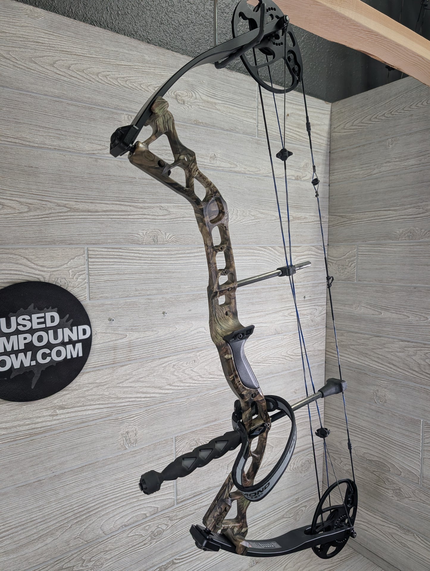 Diamond Infinite Edge Pro Right Handed camo (5-70#)