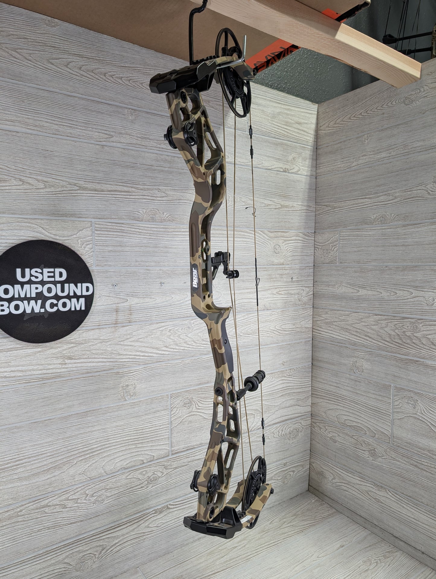 Bear Execute 32 RH 70lb Throwback Camo Riser and Limbs