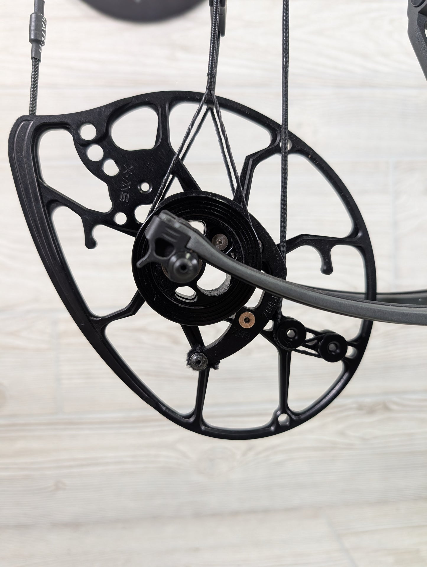 Used Mathews Lift X 29.5 Right Hand Shale Package
