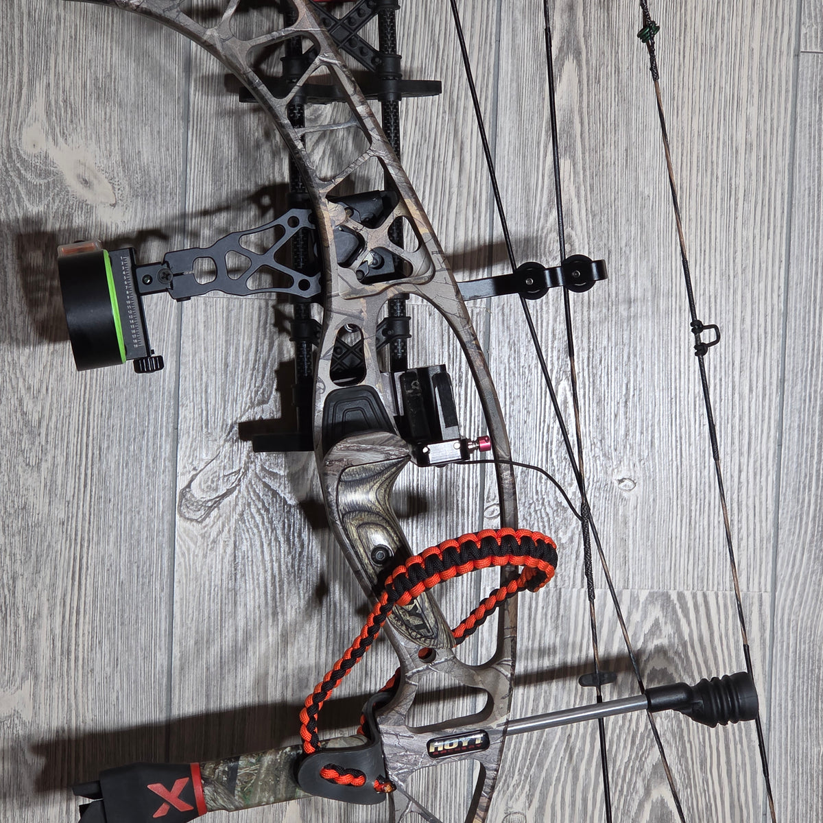 Hoyt Spyder Thirty RH PKG 28-30" 70#